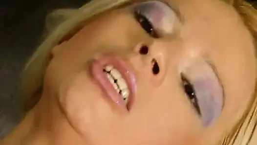 İki Rus orta yaşlı seksi kadın lezbiyen