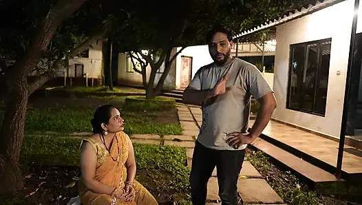 Hintli kadın kocasıyla sert seks yapıyor net hinfi ses