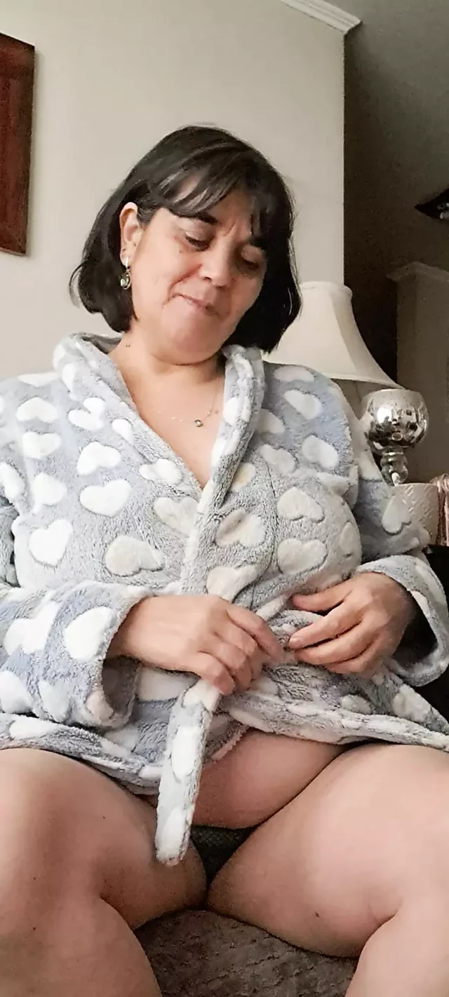 Üvey annesini sikmek için beni baştan çıkarıyor