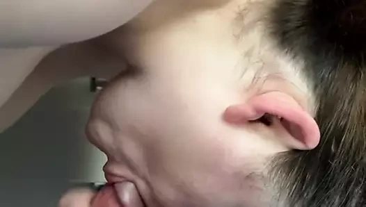 Amber cuck'ın küçük horozunu emer