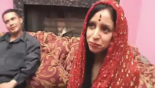 Hint bebek üçlü seks