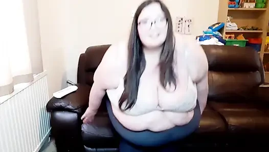 Ssbbw tanrıça köle tarafından göbek tapıyor