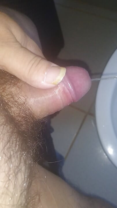 I love to drink urine and show it to everyone