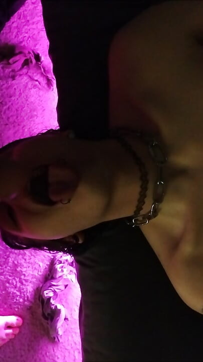 Duş sonrası hızlı sabah oral seksi