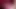 Pembe saçlı kız ayakları ve pembe yüksek topuklu ayakkabılarla oynuyor