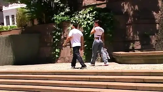 Amatör transeksüel duşta sert sikişiyor