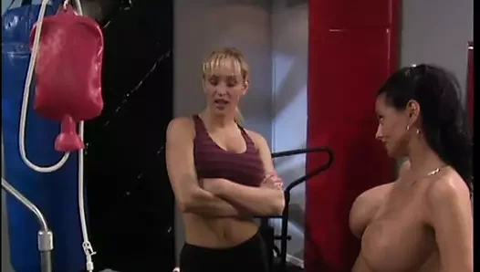 Büyük memeler hottie seviyor için almak ona göt alay