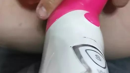 2dildos ile esnetilen amcık beni inletiyor ve boşaltıyor. amcık acımasızlığın yok olduğunu hissediyor