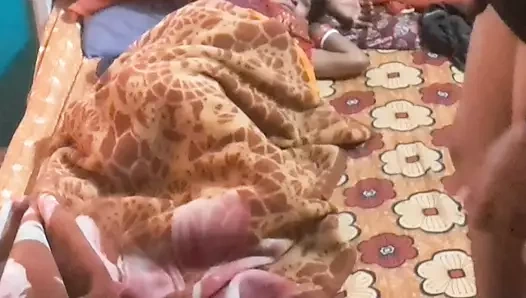 Hindi Audio Bustipriya First Time Chudai Indian Bhabhi Chudai Video For Her