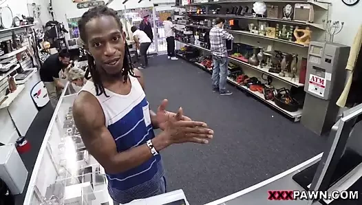 Rehinci dükkanımda kızını beceriyor - xxx piyon