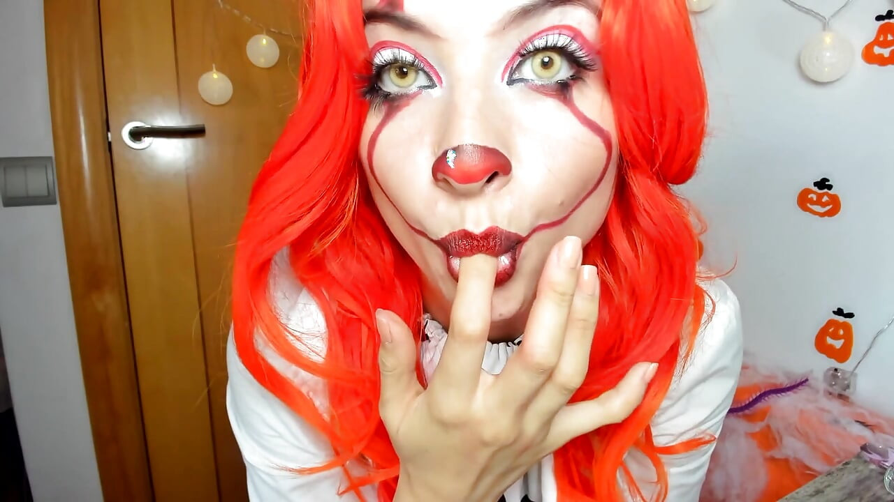 Cosplay arlequin götümü sikiyor üvey babam