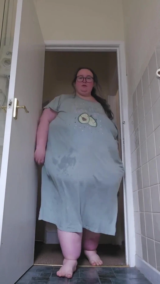 Ssbbw dev sana doğru yürüyor