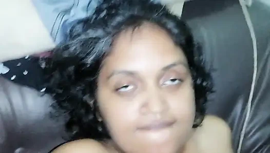 Kocası çalışırken Sri Lankalı gerçek üvey anne