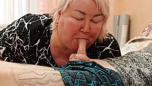 Kayınvalide penisin tüm döllerini emiyor