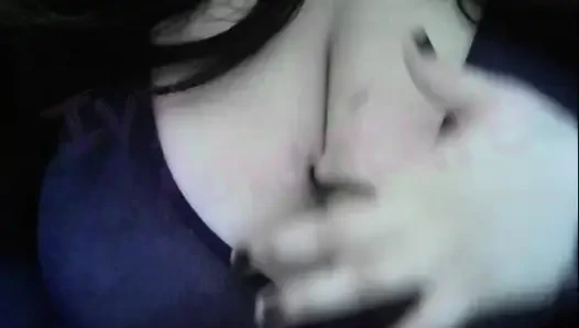 Büyük memeli ateşli evli kadın hentai izliyor