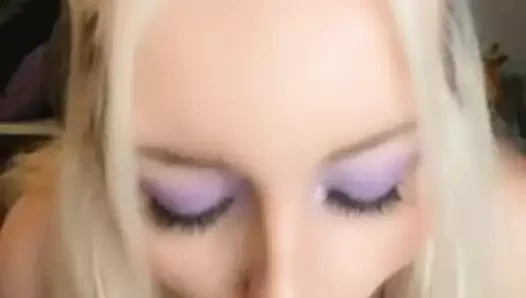 Ben çük emmeyi seviyorum, bu benim kedimi çok sümüksü yapıyor