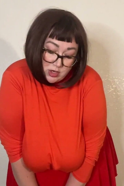 İri güzel kadın Velma seni boşaltmaya çalışıyor