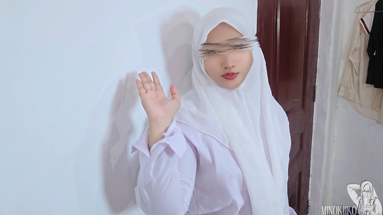 Tesettürlü üvey kız kardeşimin bilim dersi için dölüme ihtiyacı var - utangaç Müslüman okul kızı üvey erkek kardeşinden yardım istiyor - minokiiko