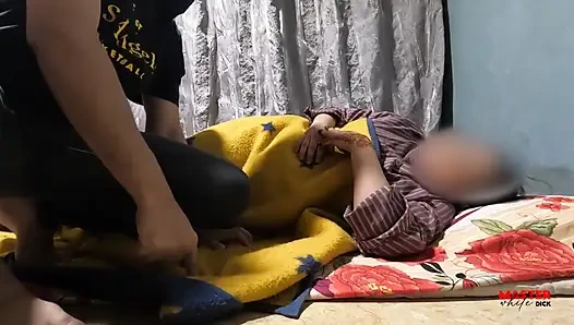 Eve girdi, çalacak bir şey bulamadı ve olgun sikildi!