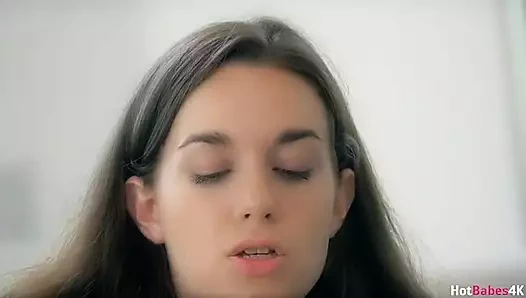 Tali Dova ve Blake Eden her yerde ve her zaman lezbiyen seks yapmayı seviyor!