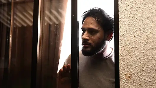 Hintli kadın kocasıyla sert seks yapıyor net hinfi ses