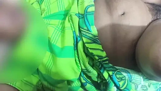 Üvey erkek kardeşimin üvey oğlu beni çok güzel sikiyor