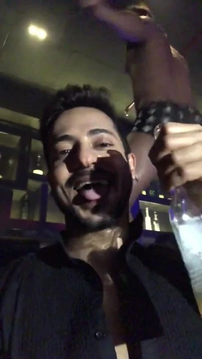 gay barda seks çıplak dans