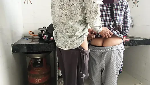 Hintli liseli kız ilk kez seks videosu