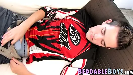 Sıcak twink jayden taylor jacking onun büyük çük ve göt oynama