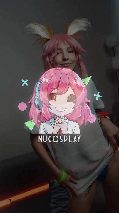 Genç tüylü sürtük, tea mint, cam dildoyla kendini sikiyor