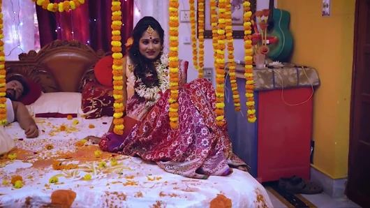 Suhagraat me pati ko behoshh karke boyfriend se chudwae