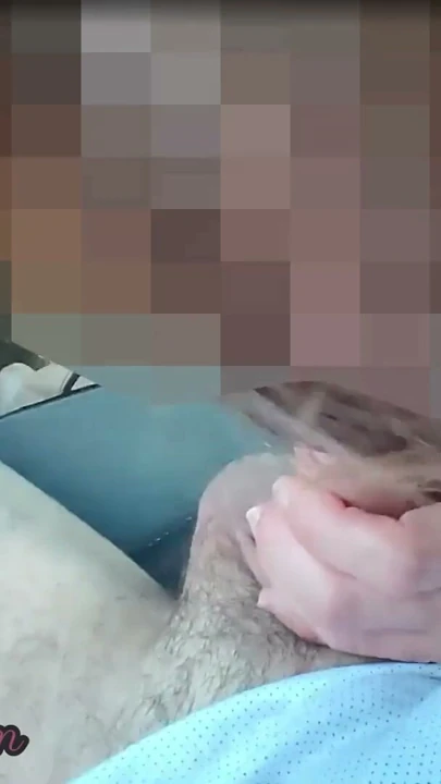 Halka açık araba parkında sıcak fransız milf, kocası için bir yabancının büyük horozunu emiyor - misscreamy | Klip 1