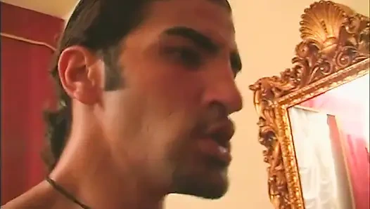 Güzel çift amcık sikiyor amcık yalıyor büyük penis emiyor