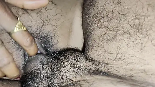 Hintli köylü kız kardeş ve üvey erkek kardeş tam sert seksten zevk alıyor desi erkek ve üvey kız kardeş en güzel seks videoları bihar bhai bah