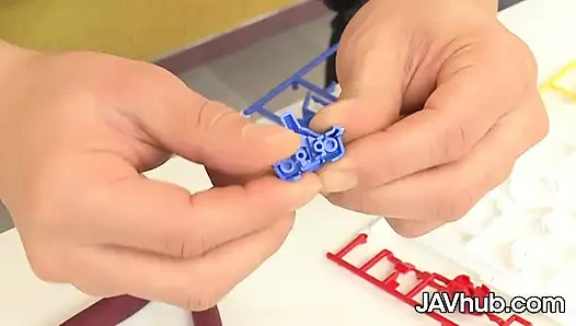 Azgın nene azami zam için patronuna biniyor