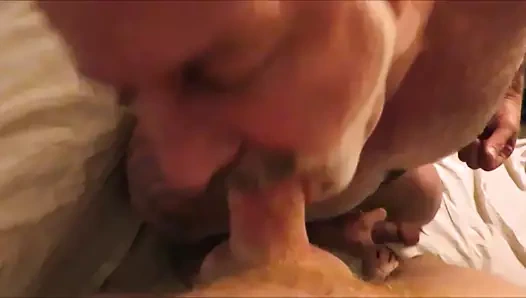 Crotchonfire zencefil kökü üzerinde gümüş bir baba saplaması tıkar