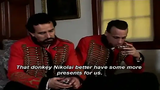 Esmer orta yaşlı seksi kadın vahşi açık havada üçlü seks macerasında çıldırıyor