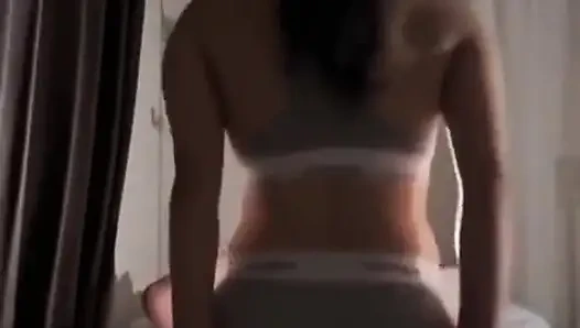 En büyük açık, ciddi bir kızın gece boyu yakınlığı 4.