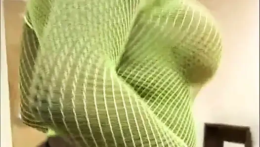 Büyük memeli zenci orta yaşlı seksi kadın amında büyük yarağı seviyor... Siyah ve beyaz