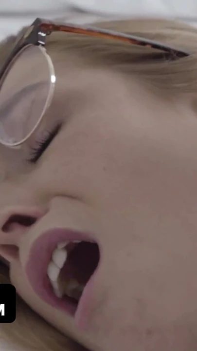 Genç Ateşli Alexis Crystal Analı Sonuna Kadar Tadını Çıkarıyor - TeamSkeet | Bölüm 3