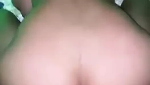 Dağınık bir odada doggystyle