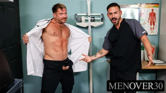 Doktor riley mitchel barebacks onun iri parça latino meslektaşım