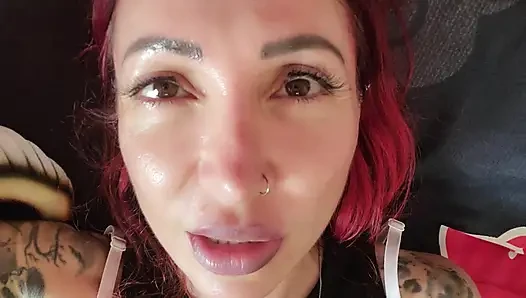 Seni tükürerek, geğirerek ve osuruklarla aşağılıyorum