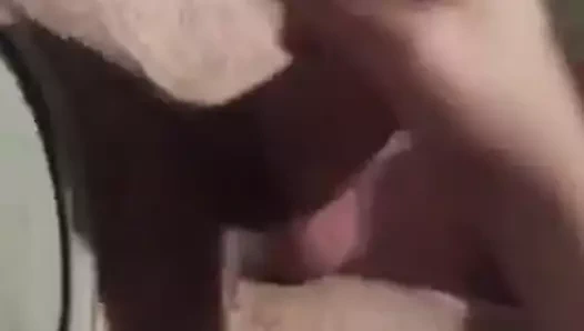 kız arkadaşım bana bir handjob veriyor