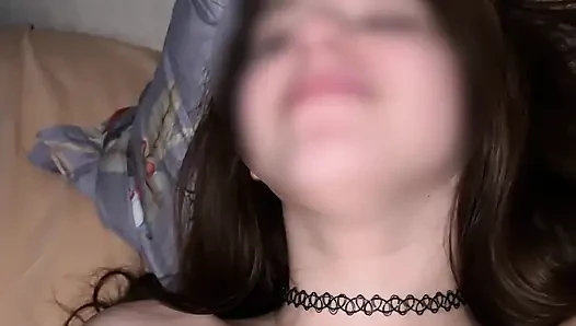 18 yaşındaki minyon üvey kız kardeş sıkı tıraşlı amcık ve büyük sulu göt sert sikiliyor - gece flaşı bakış açısı