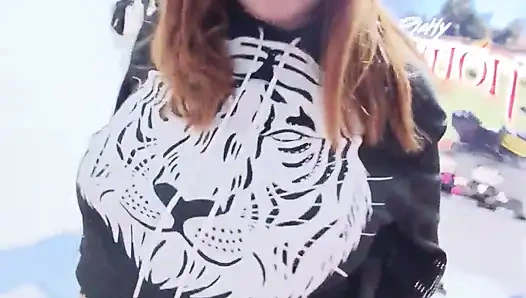 Üzgünüm, hiçbir komşu genç değil, herkes çok yaşlı ve bu genç adamı bu Noel'i sikmesi için tuttum 2023