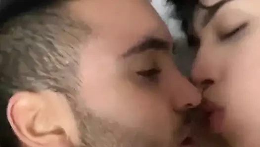 Heteroseksüel bir futbolcu arkadaşımla bahsi kaybettim ve götüme boşalana kadar beni sikti