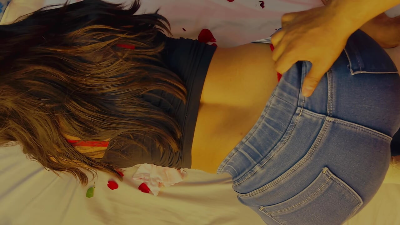 School 18+ girlfriend sex aankhen band karke valentine's Day 2 Rose deke choda
