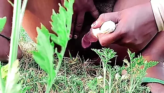 Bengalli ritu boudi ormanda tuvalet seks oyuncağı