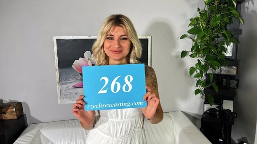 Seksi Ukraynalı sarışın fotoğrafçı kışkırtır